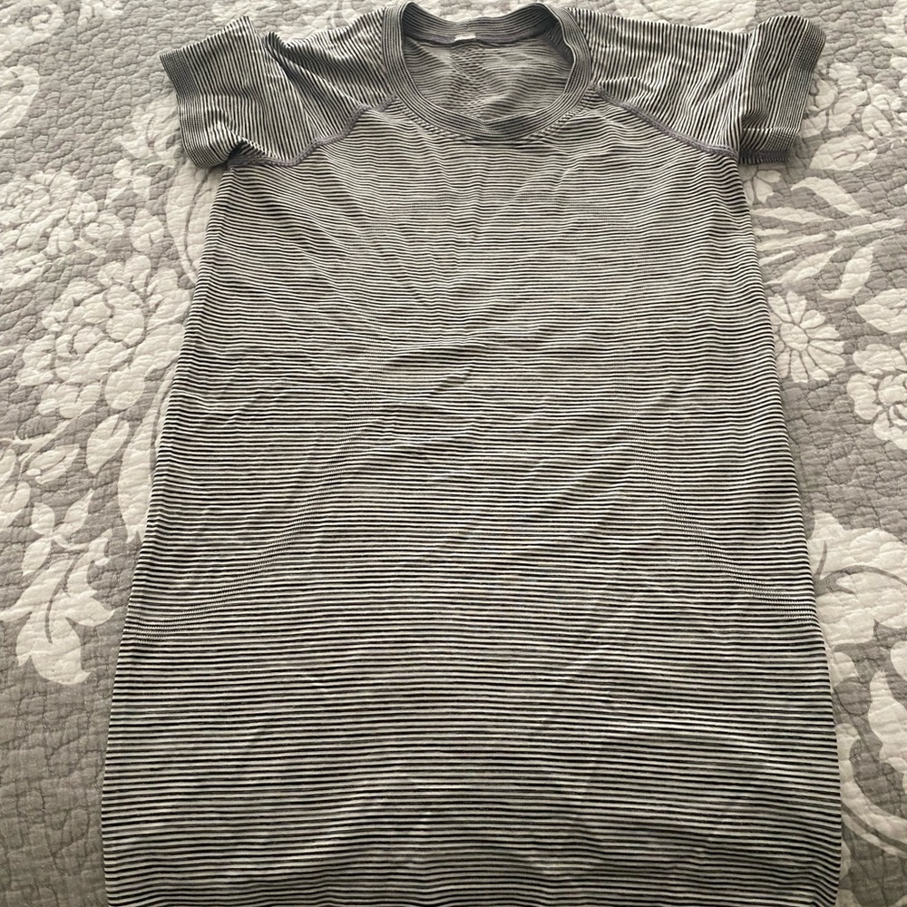 Lululemon WOS Swifty Tee - size 4